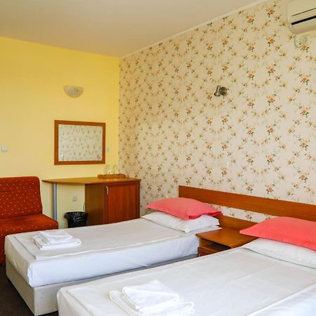 Family Hotel Deykin Slantchev Briag Extérieur photo