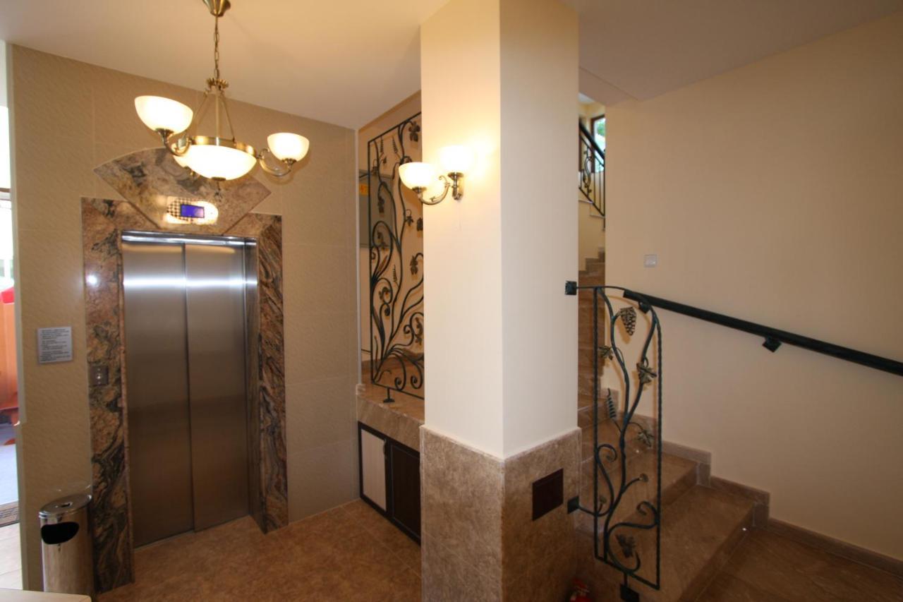 Family Hotel Deykin Slantchev Briag Extérieur photo