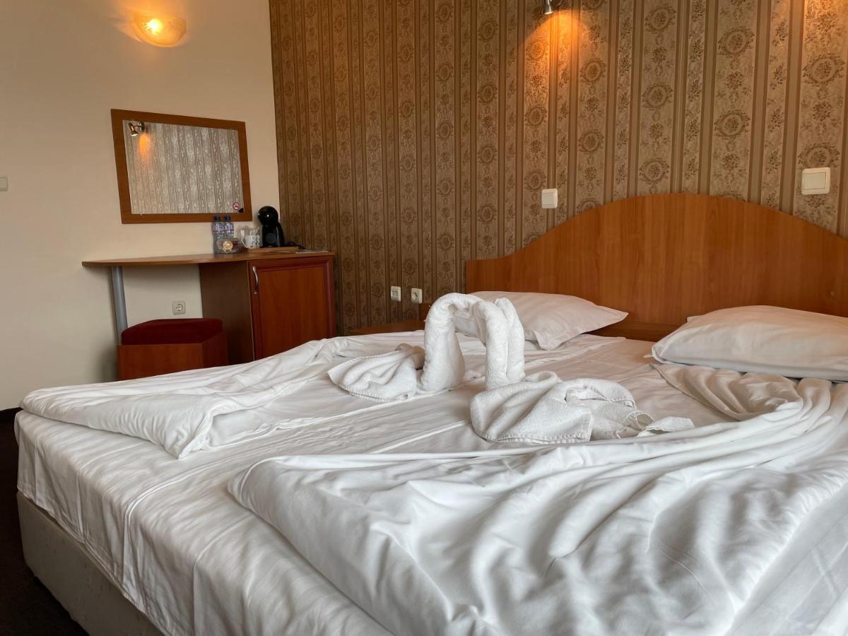 Family Hotel Deykin Slantchev Briag Extérieur photo