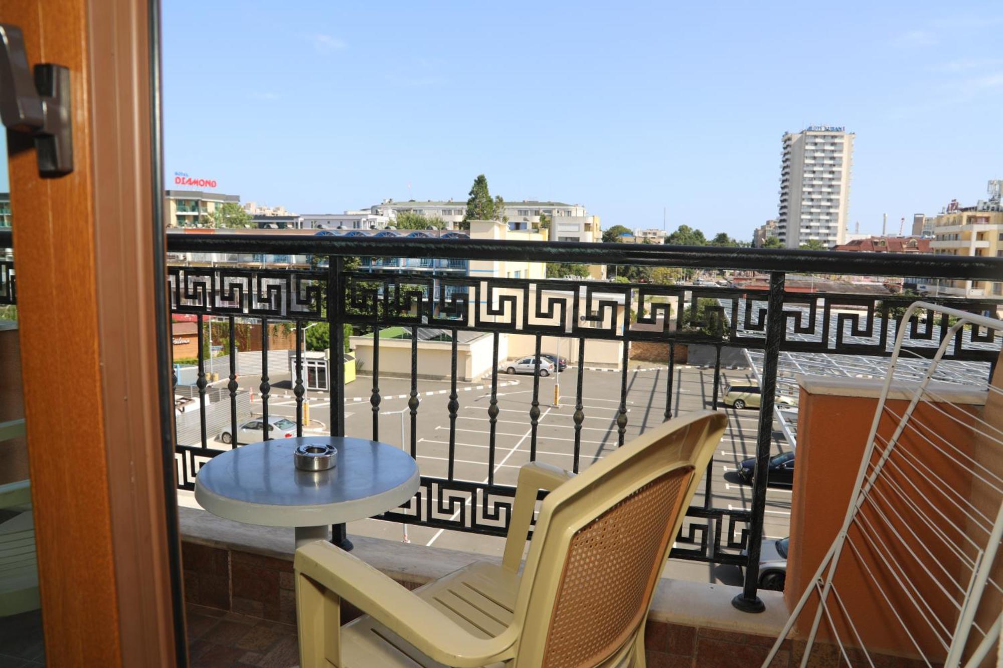 Family Hotel Deykin Slantchev Briag Extérieur photo