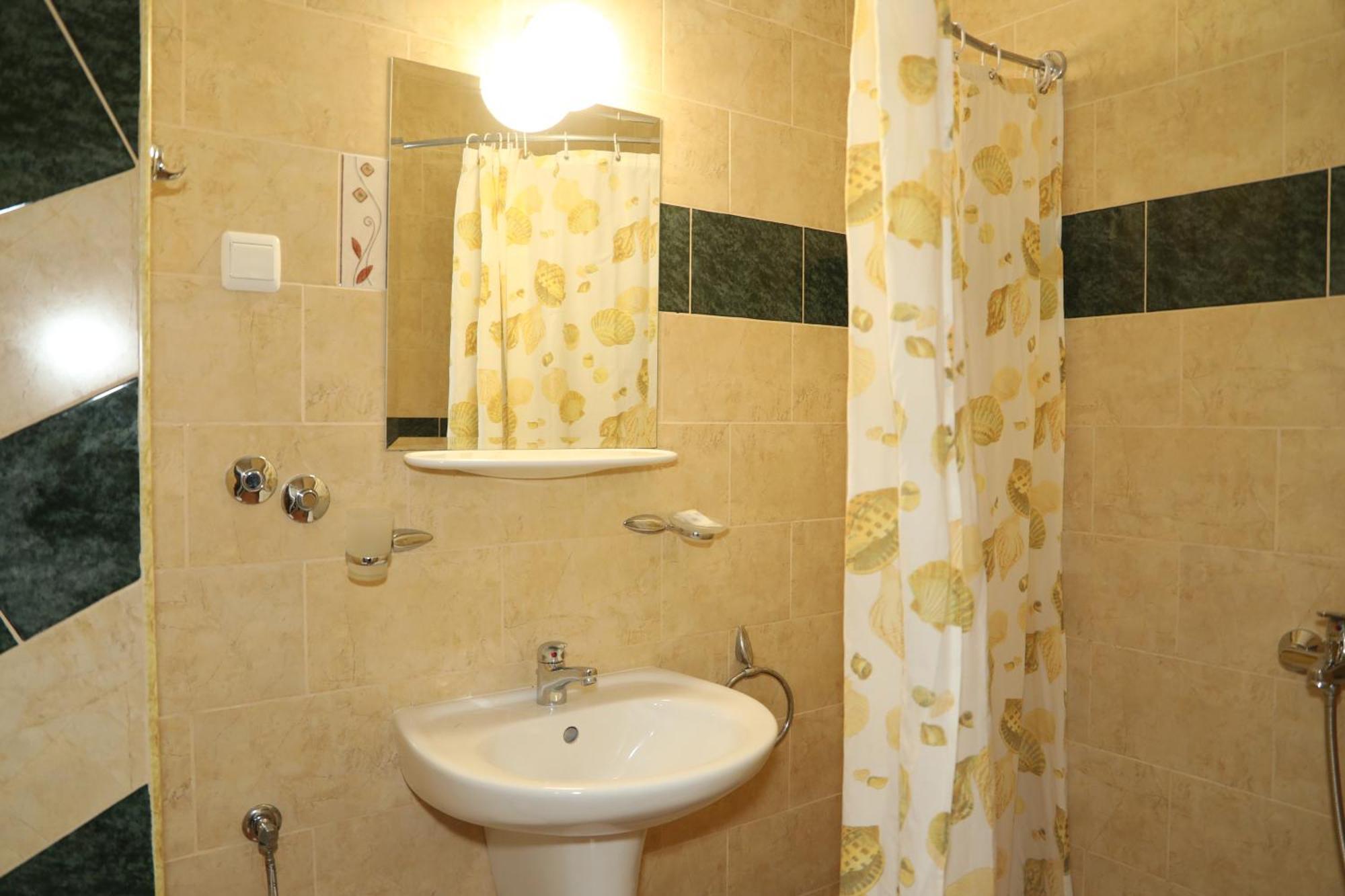 Family Hotel Deykin Slantchev Briag Extérieur photo