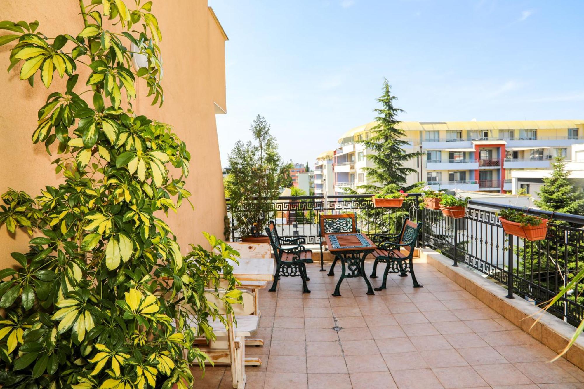 Family Hotel Deykin Slantchev Briag Extérieur photo
