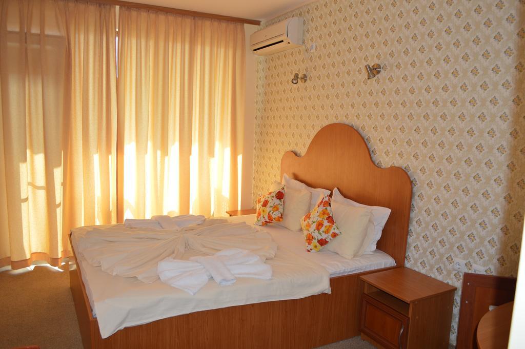 Family Hotel Deykin Slantchev Briag Extérieur photo
