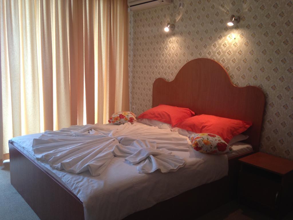 Family Hotel Deykin Slantchev Briag Extérieur photo
